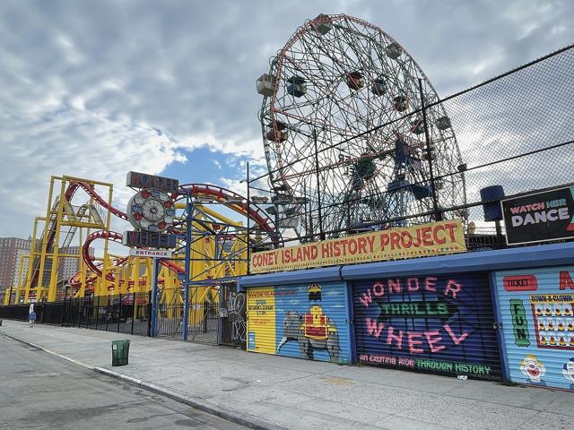 Deno's Wonder Wheel Amusement Park